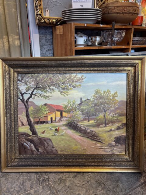 Stort maleri med idyllisk og landlig motiv signert H. Leander, fra typ 1950-tall. Bred ramme med mål 80 x 100 cm. Pris: 2000 kr. Må hentes, sendes ikke. Kjøpe nå med Vipps? Send melding! 🐔