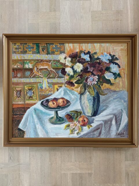 *SOLGT* Nydelige farger på dette koselige maleriet fra 1944, signert T. Askim. Malt på plate, i ramme med mål 68 x 82 cm. Pris: 1500 kr. Må hentes, sendes ikke. Kjøpe nå med Vipps? Send melding 🌸
#tidstypisk #tingsomtålertidenstann