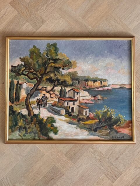Trivelig maleri med motiv fra sydligere strøk, signert E. Lande. Får litt følelsen av Hellas el Italia-type sted, ant. malt på midten av 1900-tallet. Nydelige farger. Rammemål 64 x 53 cm. Pris: 1350 kr. Kjøpe nå med Vipps? Send melding. Må hentes.